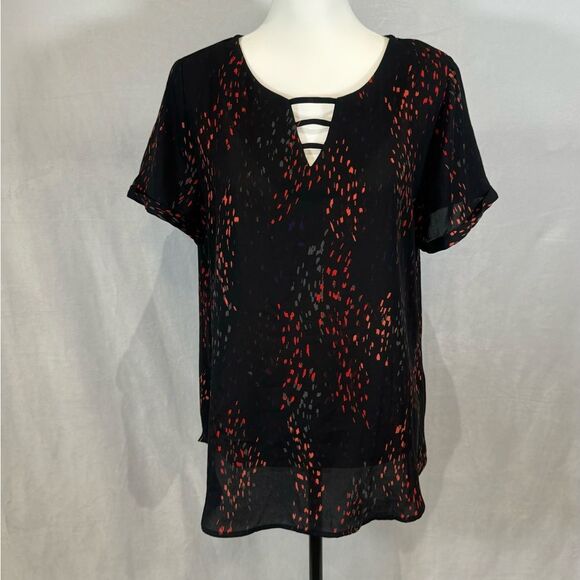Apt 9 ladder vneck black top with splashes of color size large - Picture 3 of 8